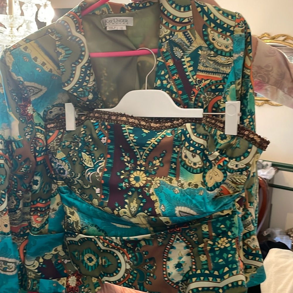 Vintage  3 piece silk tapestry jacket busts and scarf formal multi color